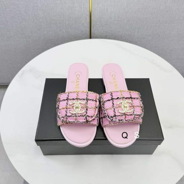 Picture of Chanel Slippers _SKUChanelsz35-40Y05083093